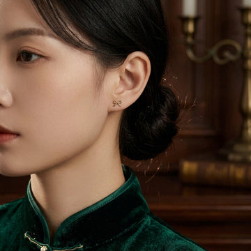 Bông tai nụ Bowie