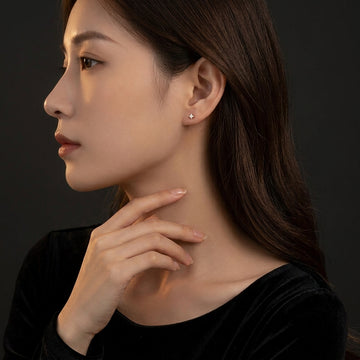 Bông tai nụ Tinie